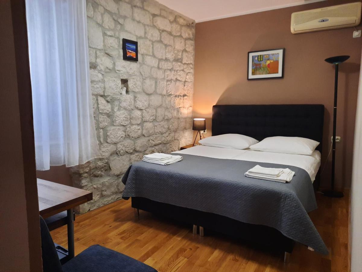 Carol Rooms Trogir Exterior foto