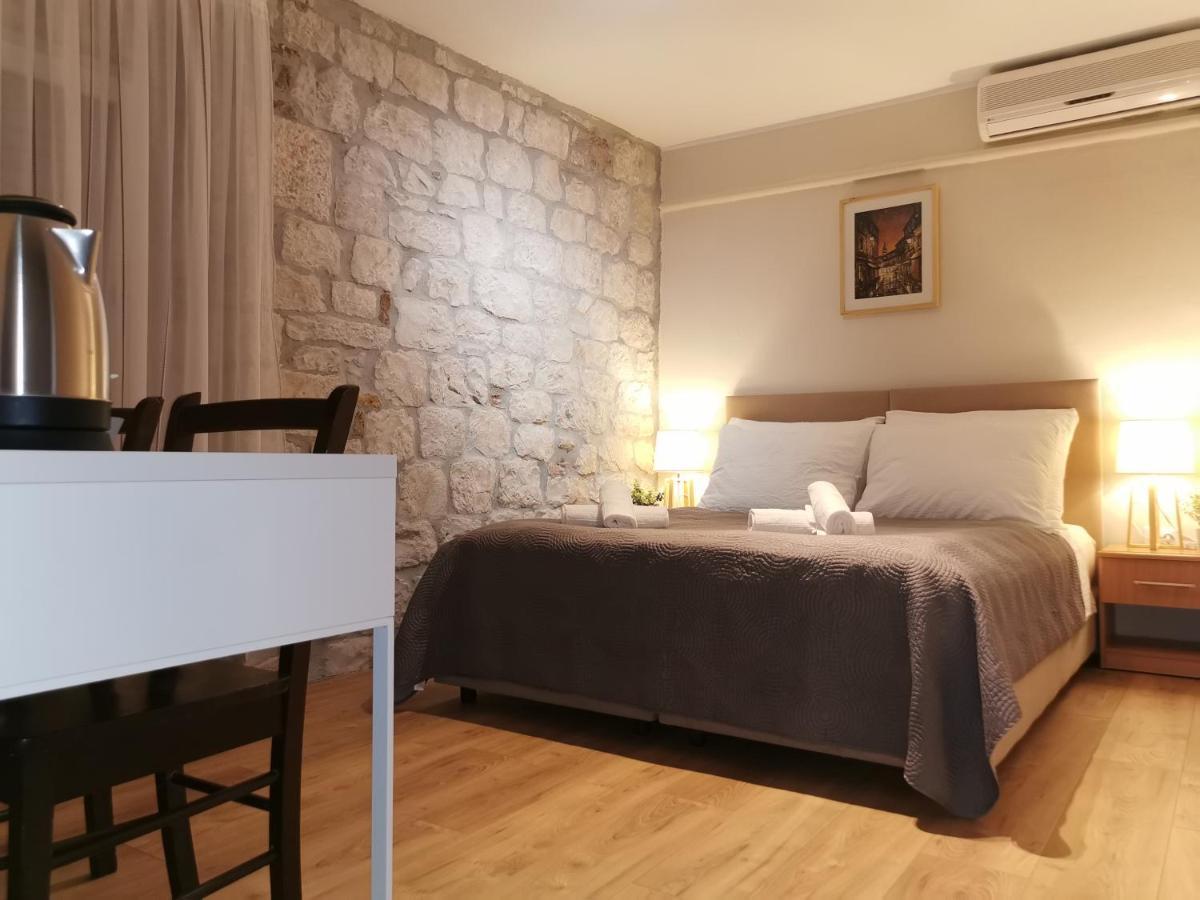 Carol Rooms Trogir Exterior foto