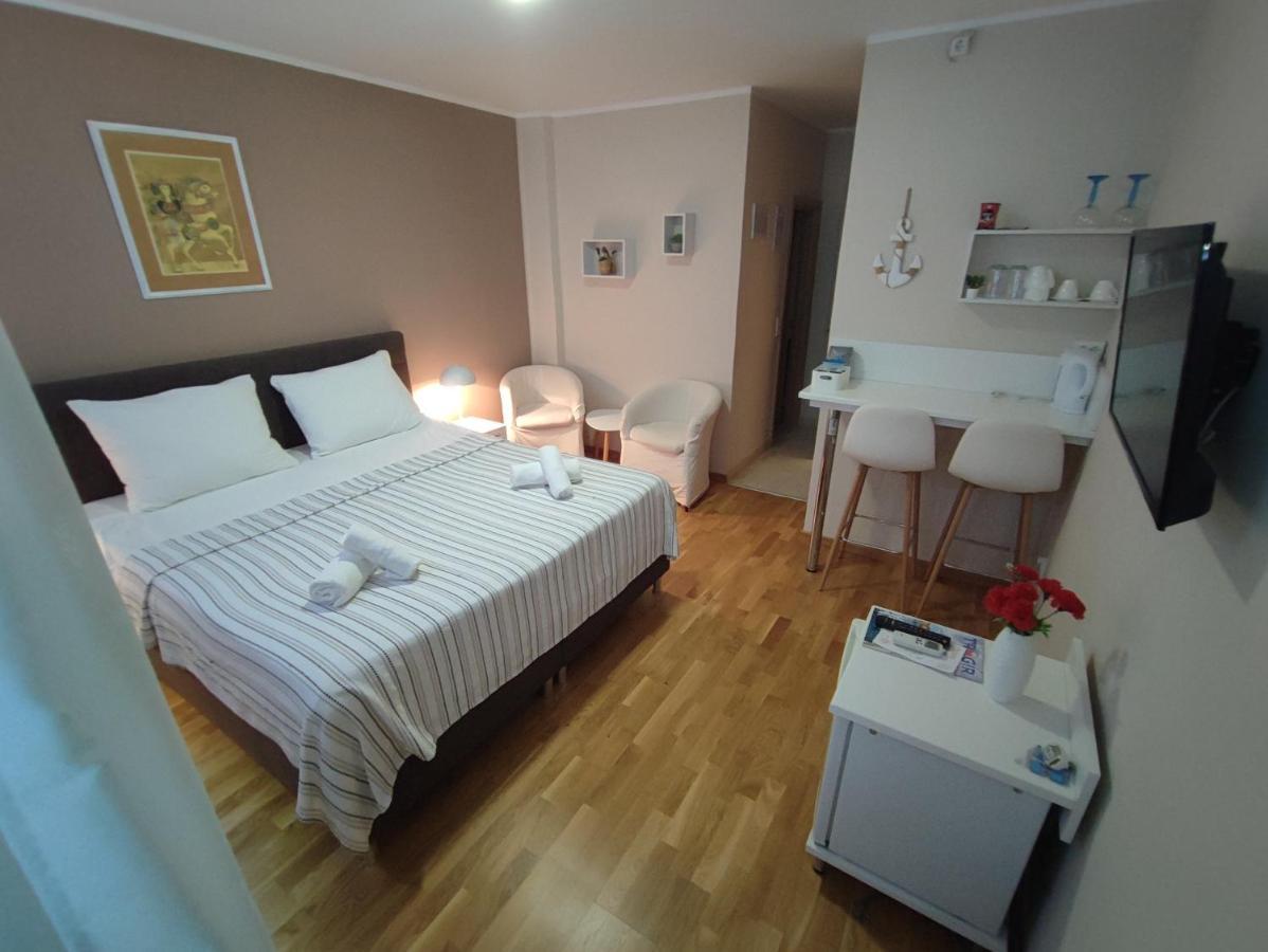 Carol Rooms Trogir Exterior foto