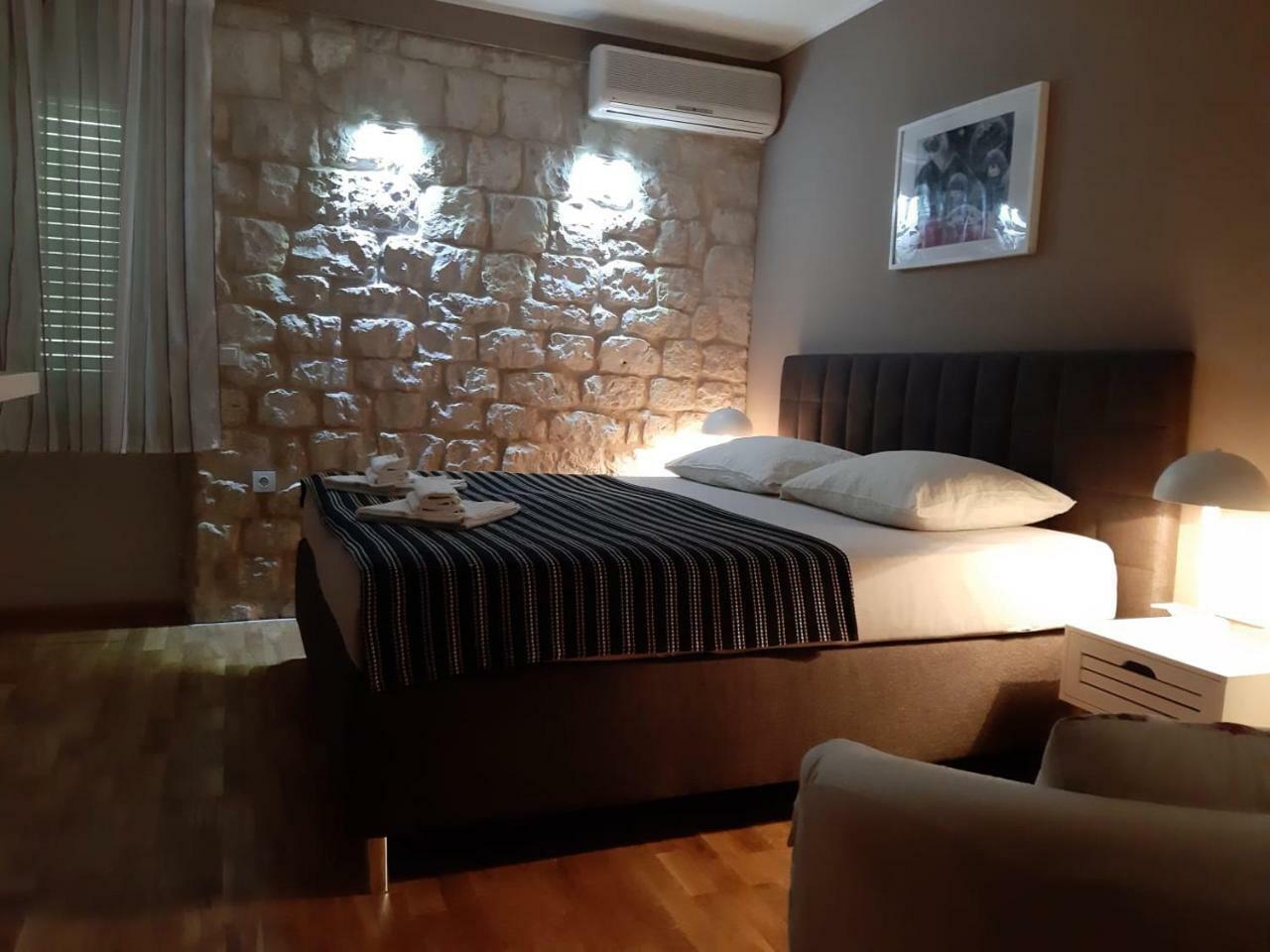 Carol Rooms Trogir Exterior foto