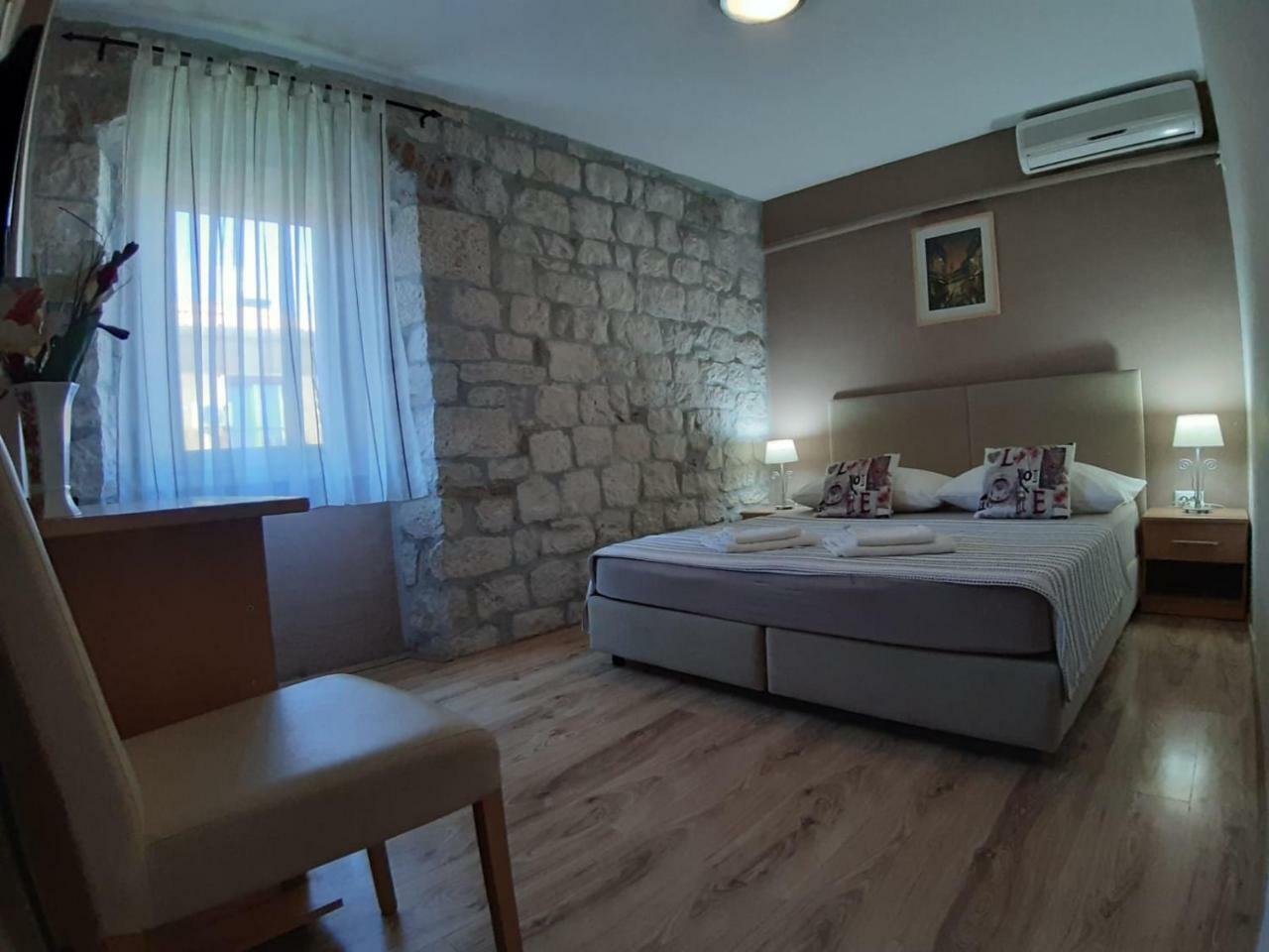 Carol Rooms Trogir Exterior foto